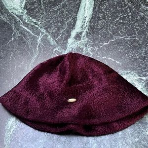 Liz Claiborne hat